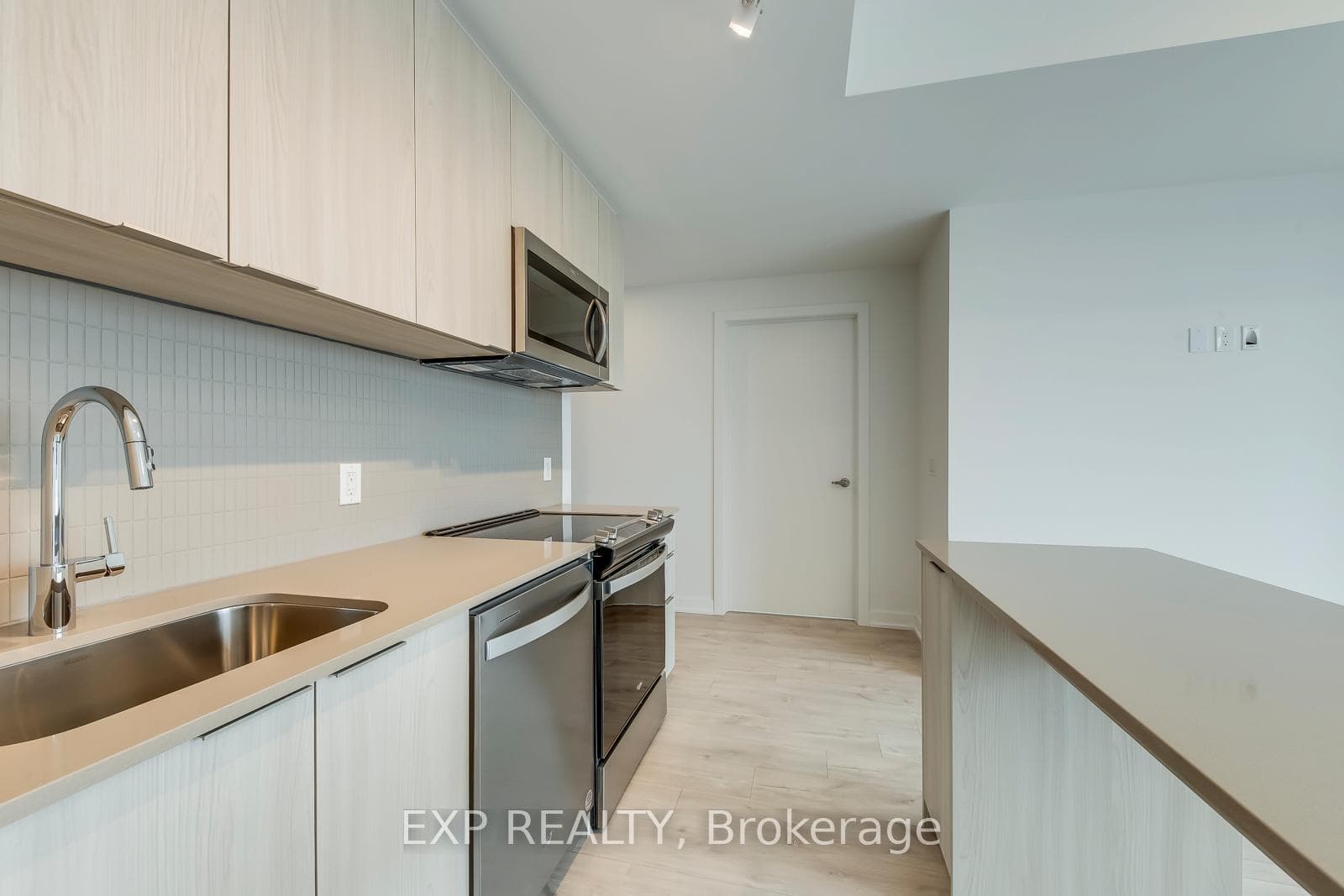 770 Whitlock Avenue Unit 706 photo 10