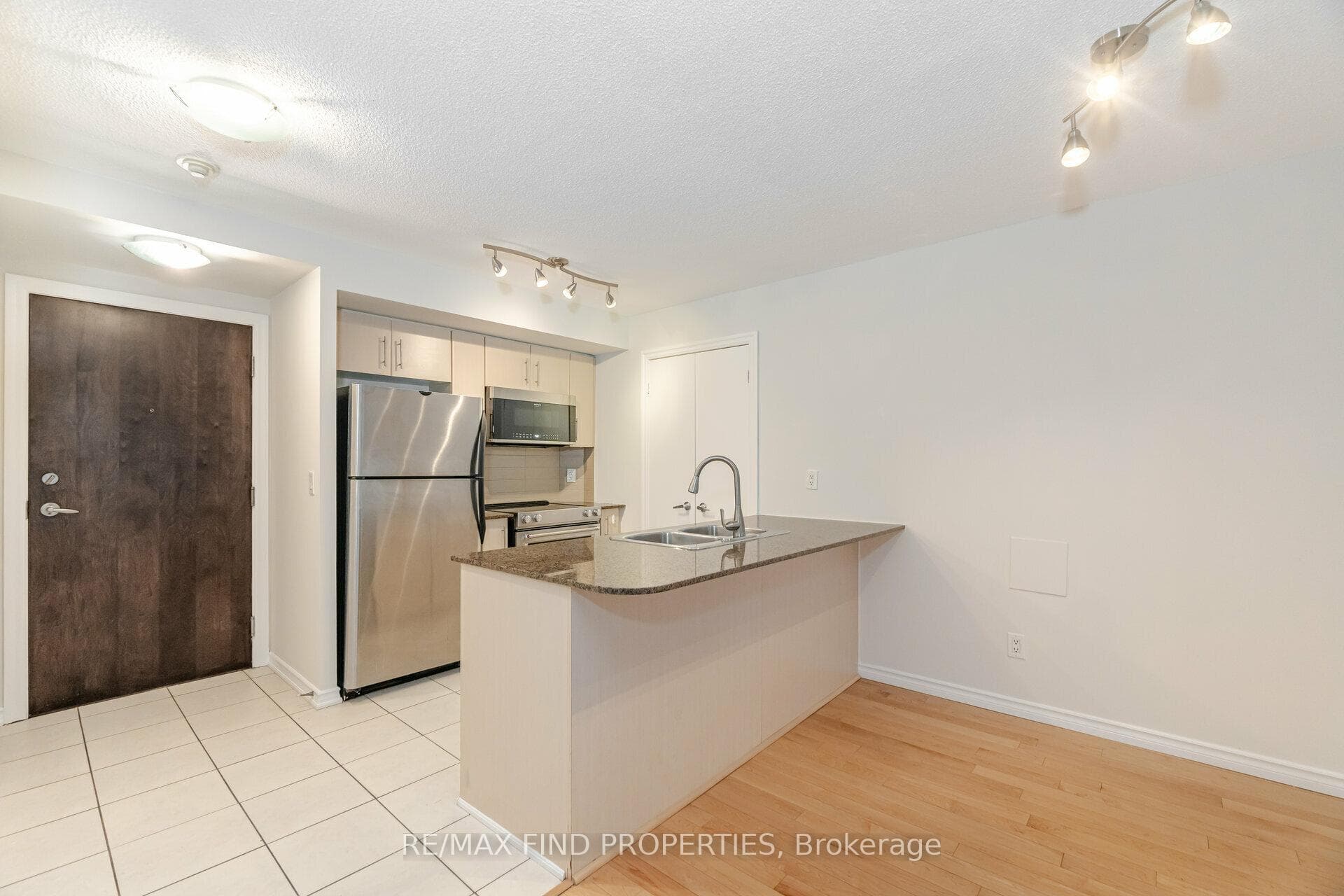 12 Yonge Street Unit 1505 photo 7
