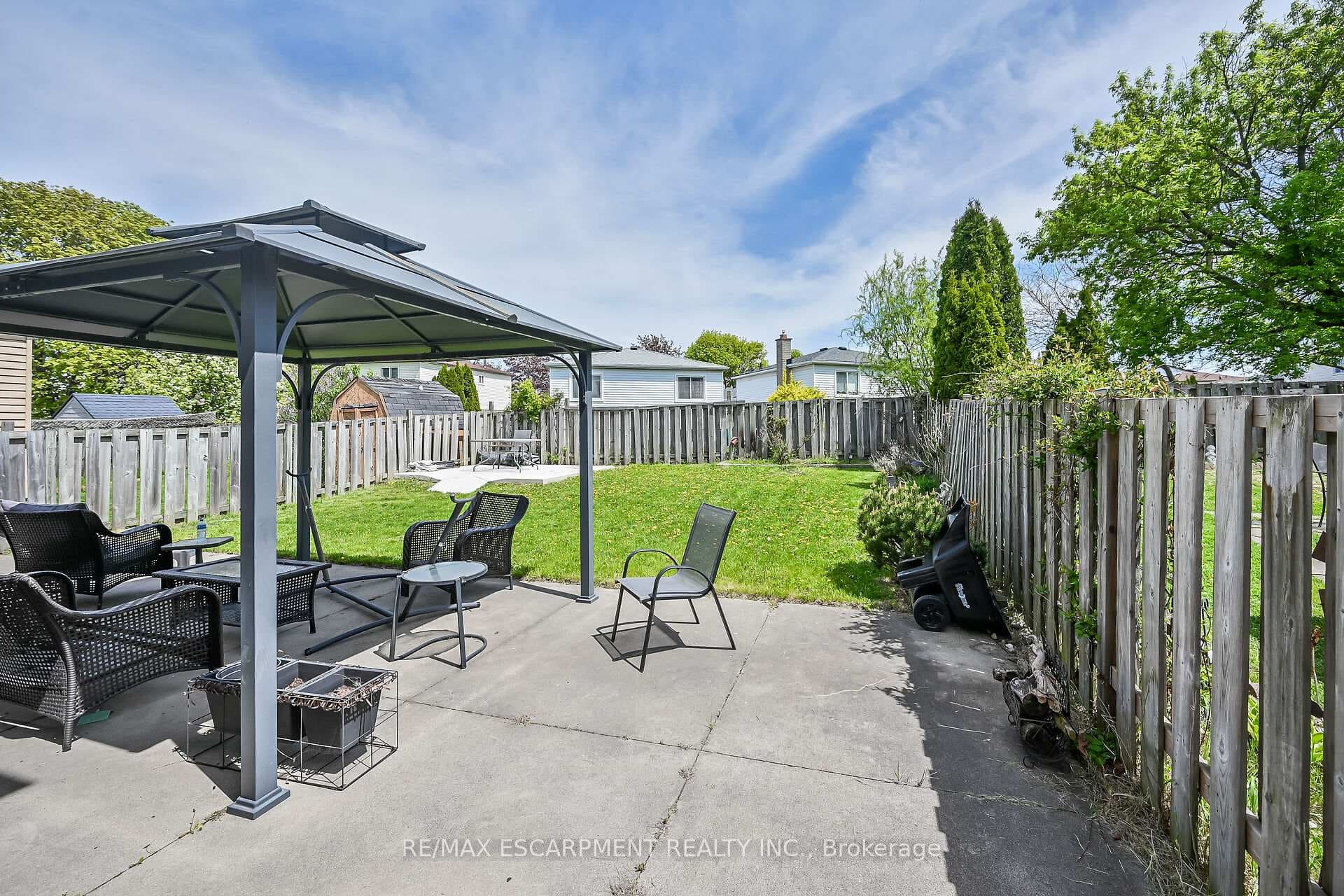 707 Upper Wentworth Street photo 40