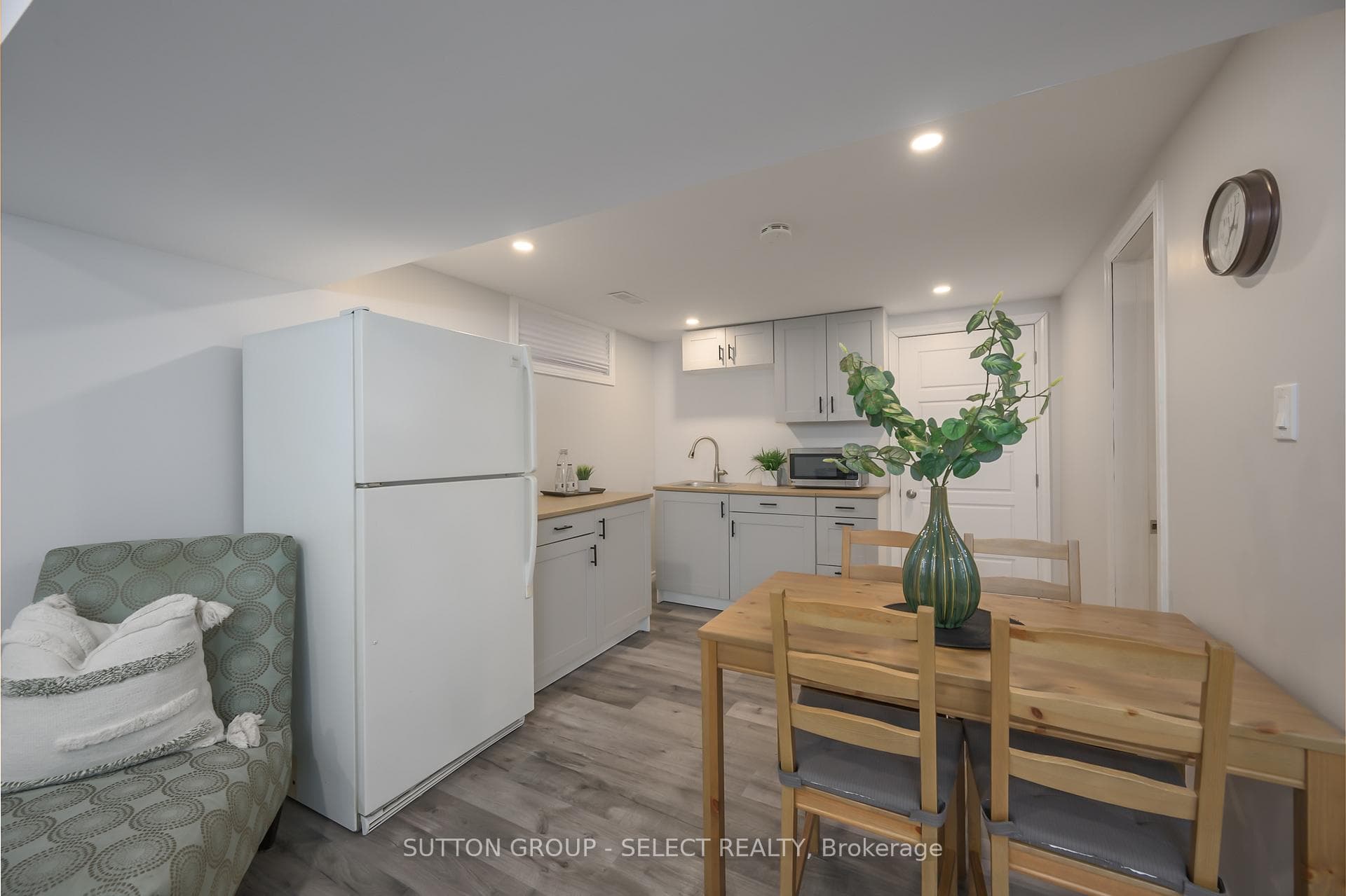 24 Piers Crescent photo 18
