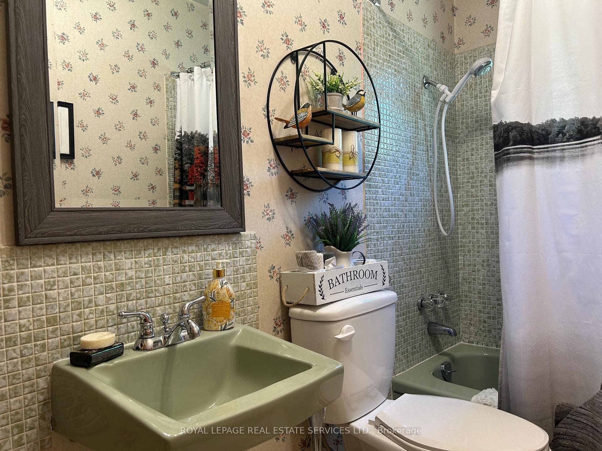 505 Riverside Drive photo 22