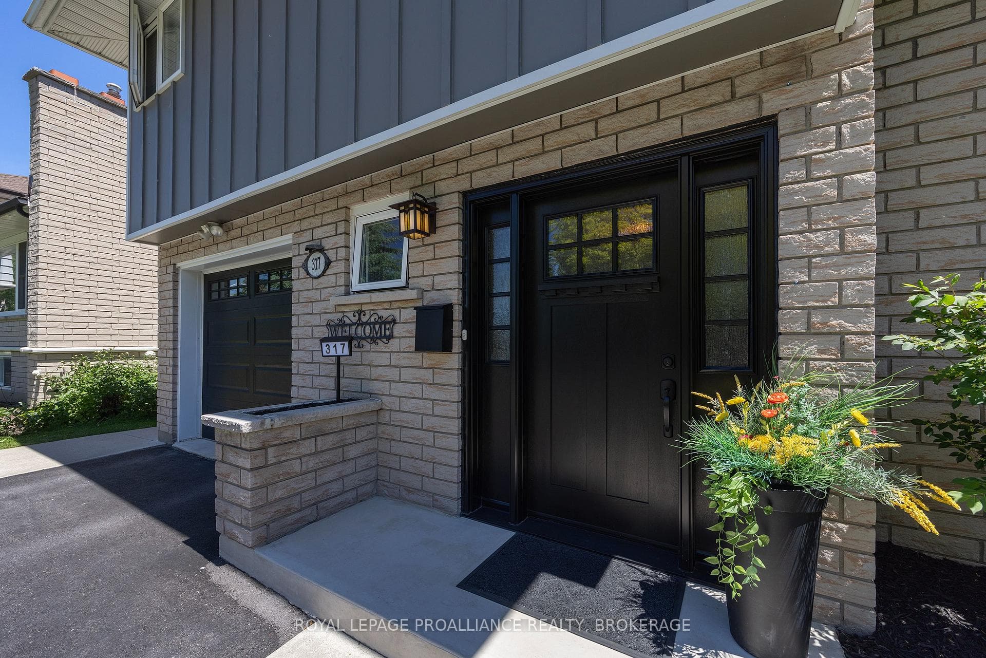 317 Avenue Road photo 3