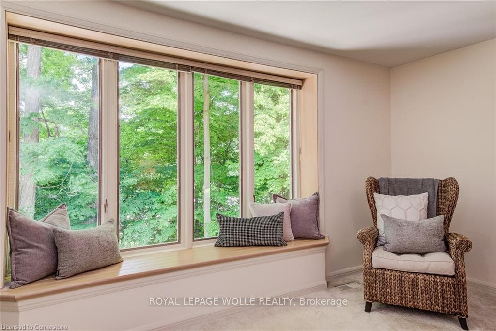 368 Warrington Drive photo 31