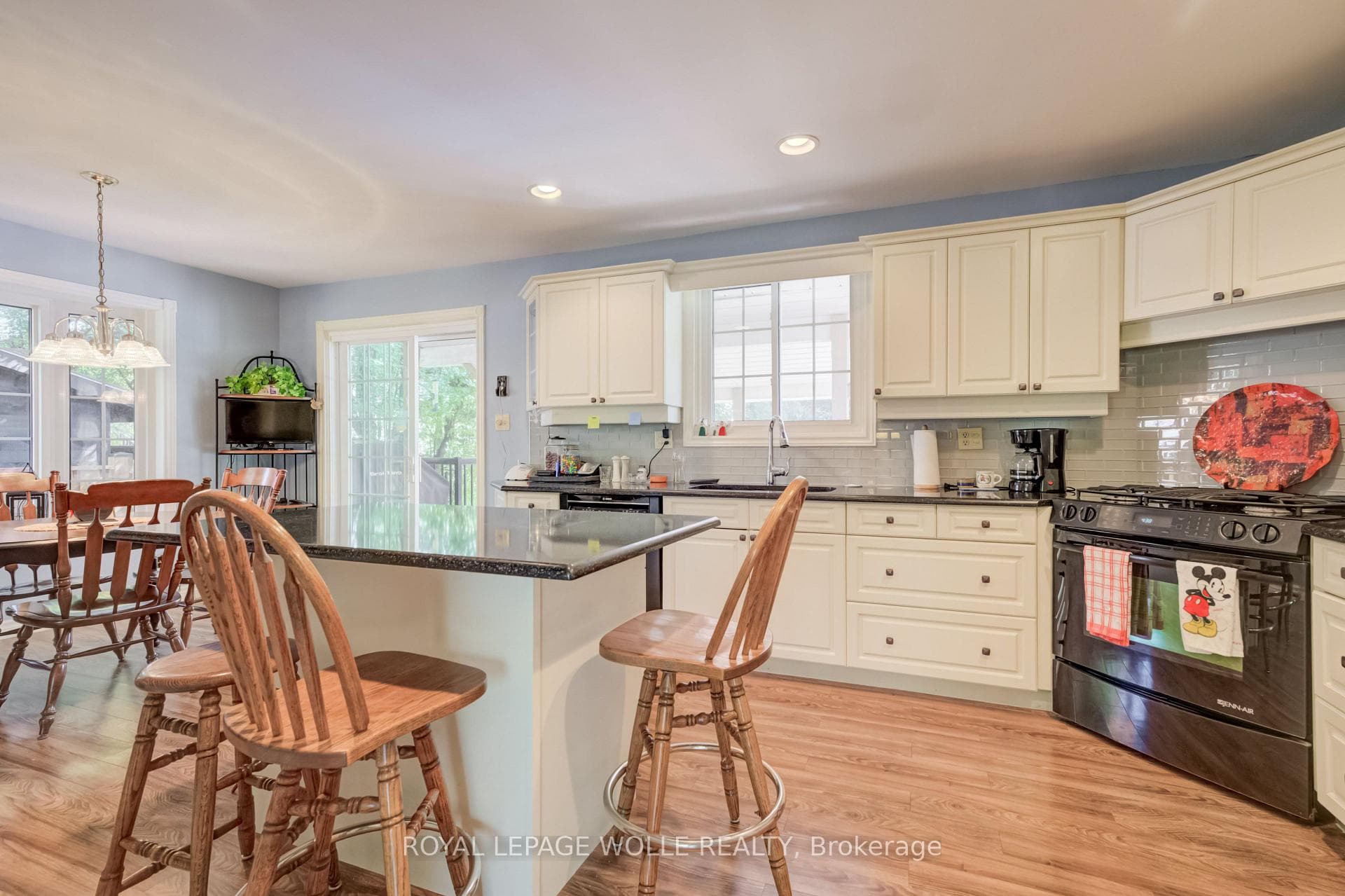 291 Villa Place photo 5