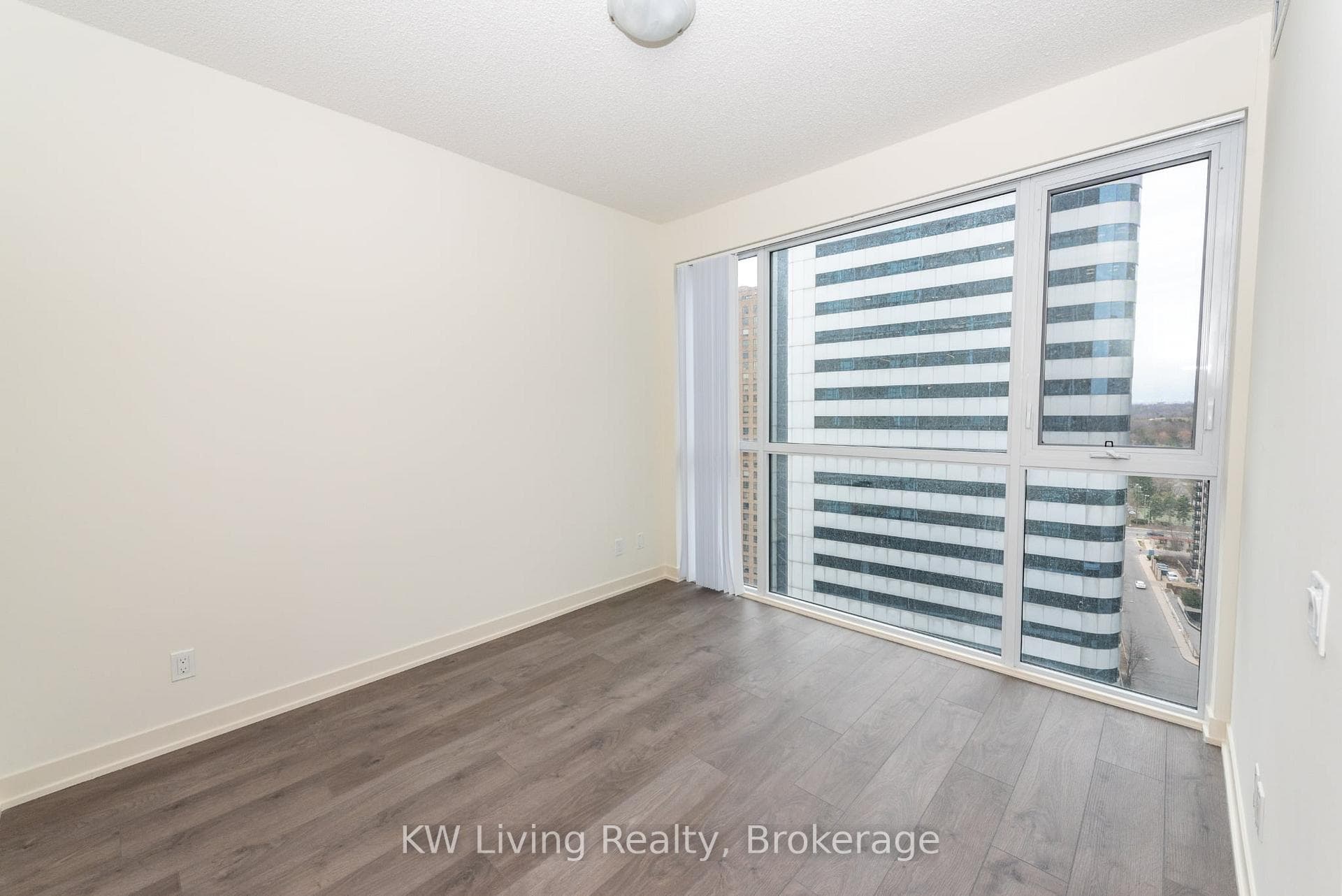 4955 Yonge Street Unit 1717 photo 7