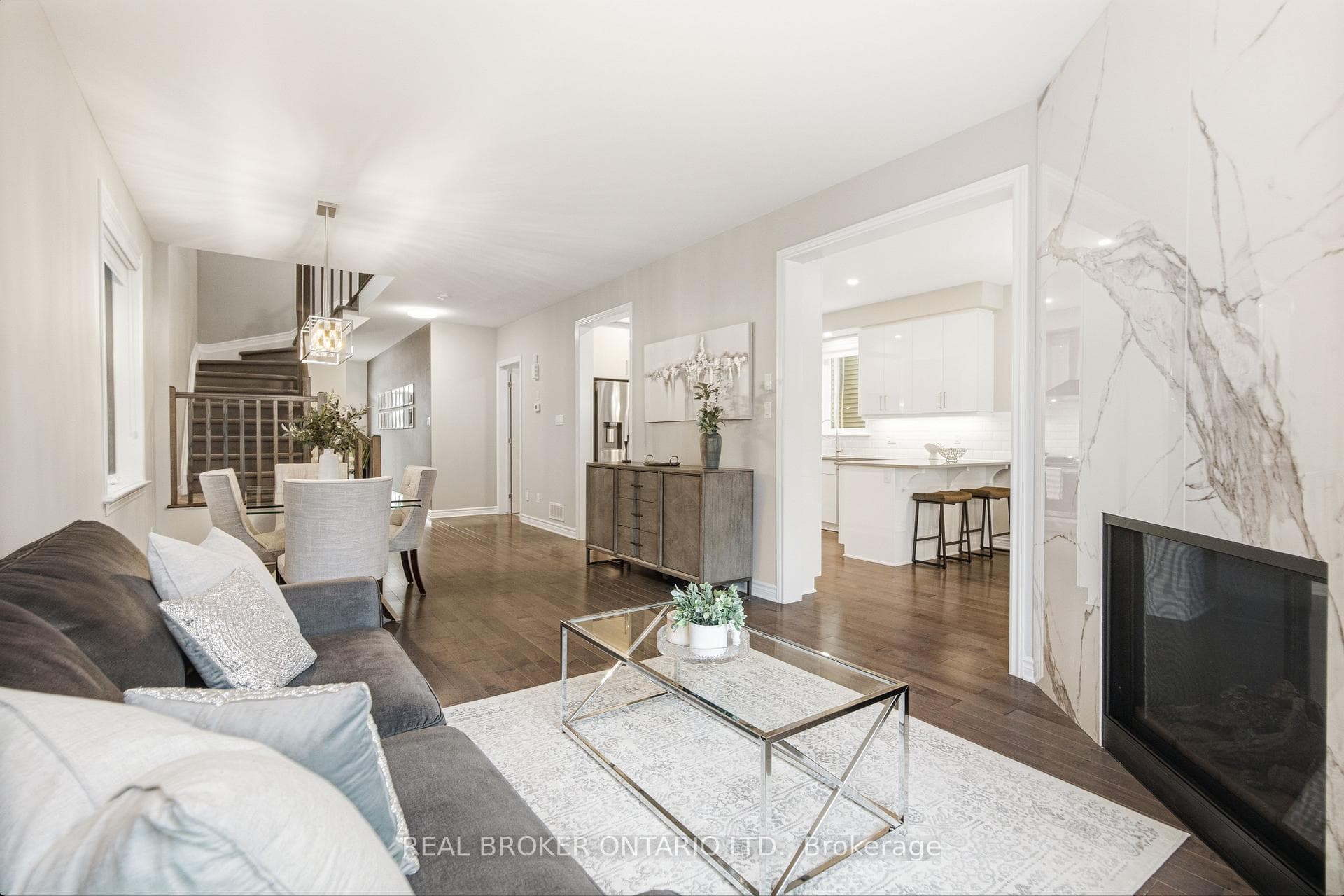 204 Trollius Way photo 8