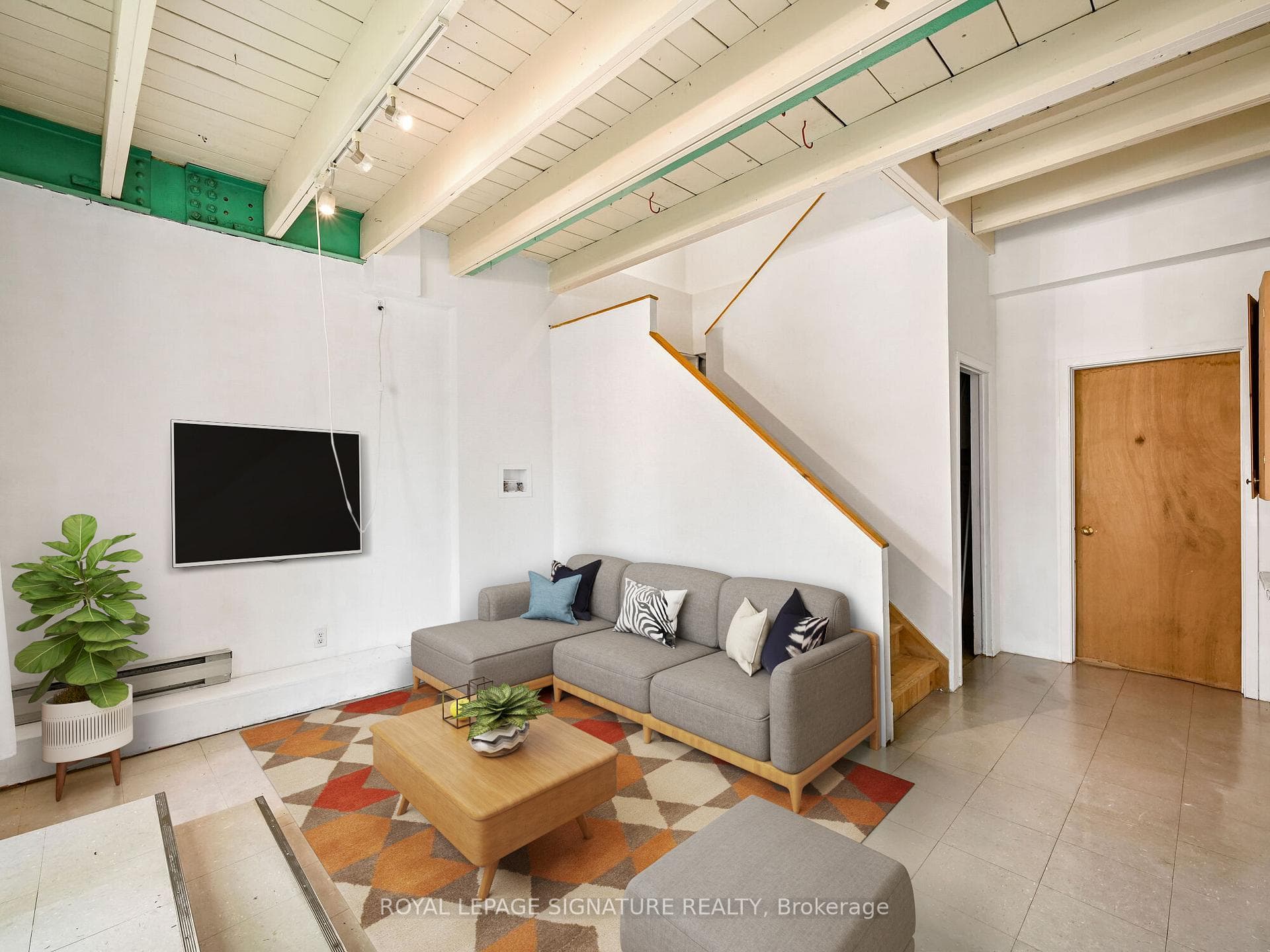686 St Clarens Avenue Unit 1 photo 3