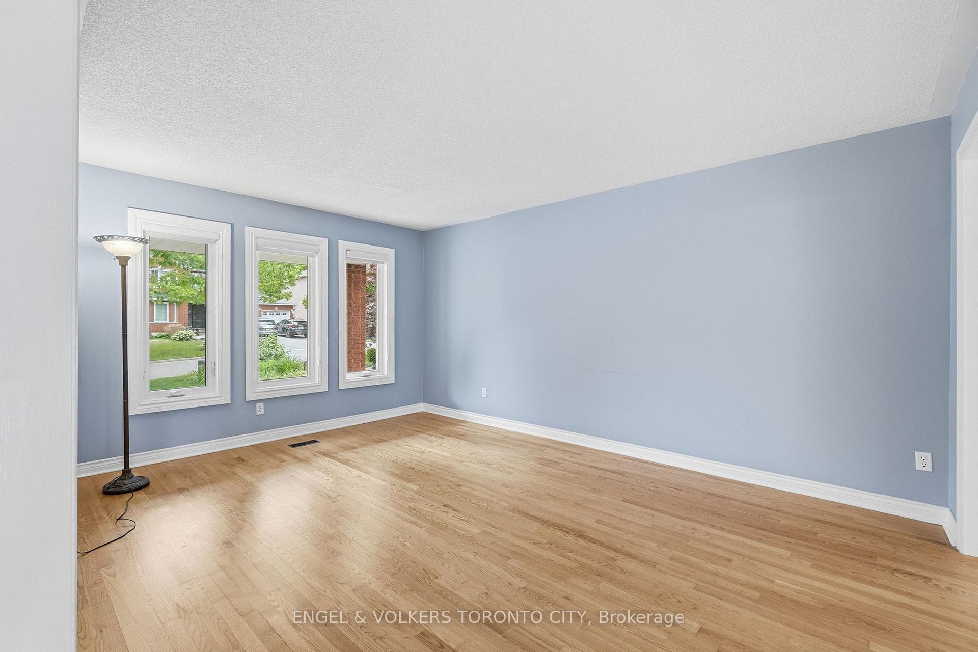 24 Timber Valley Avenue photo 6