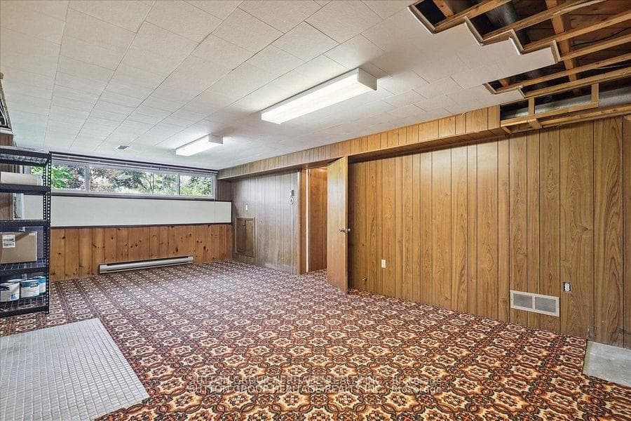 977 Nicholl's Boulevard photo 21