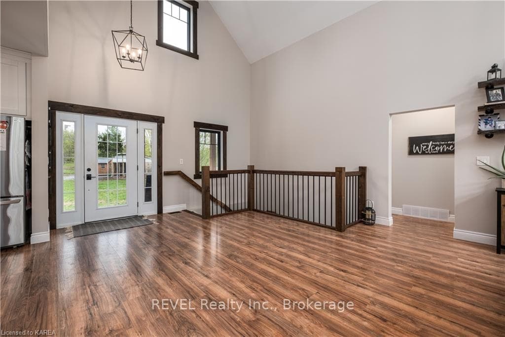 1046 FREEMAN Lane photo 5