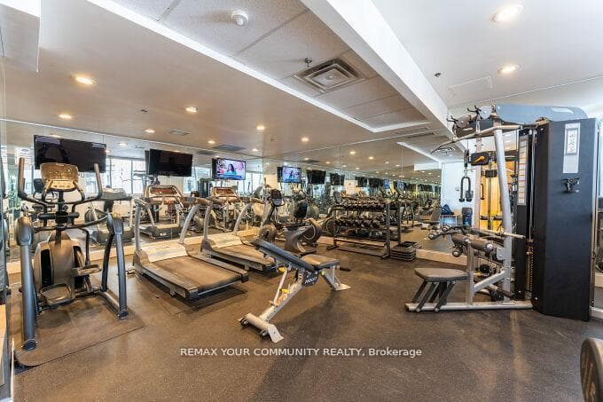 11121 Yonge Street Unit 519 photo 32