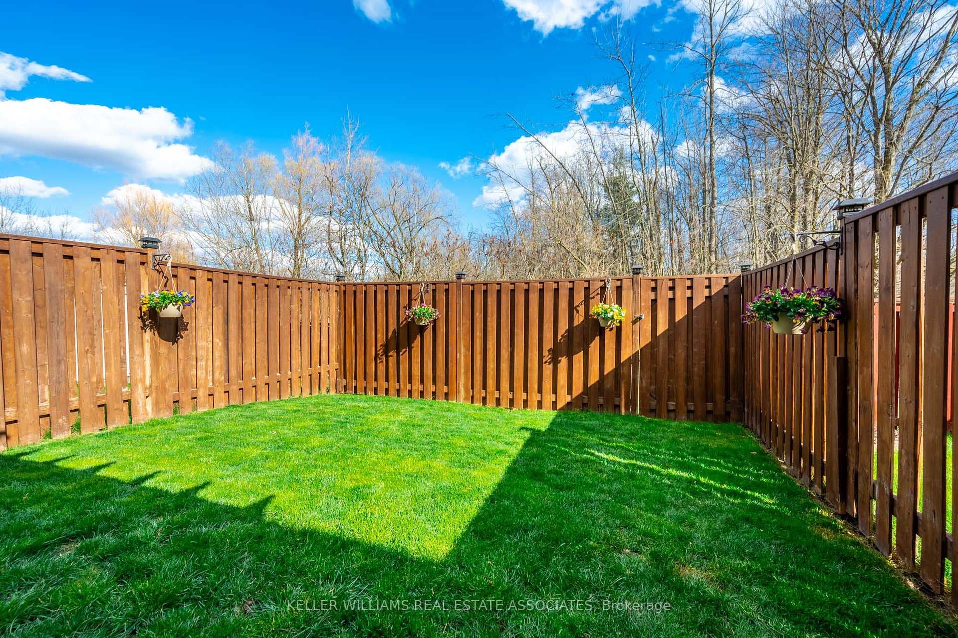 84 Kingham Road photo 31