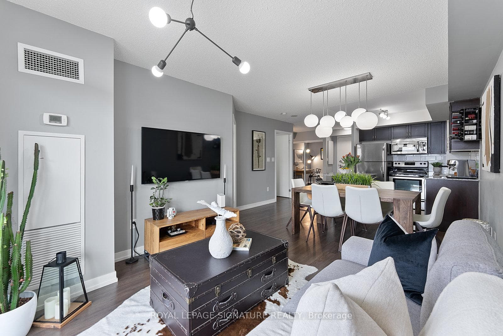 816 Lansdowne Avenue Unit 321 photo 21