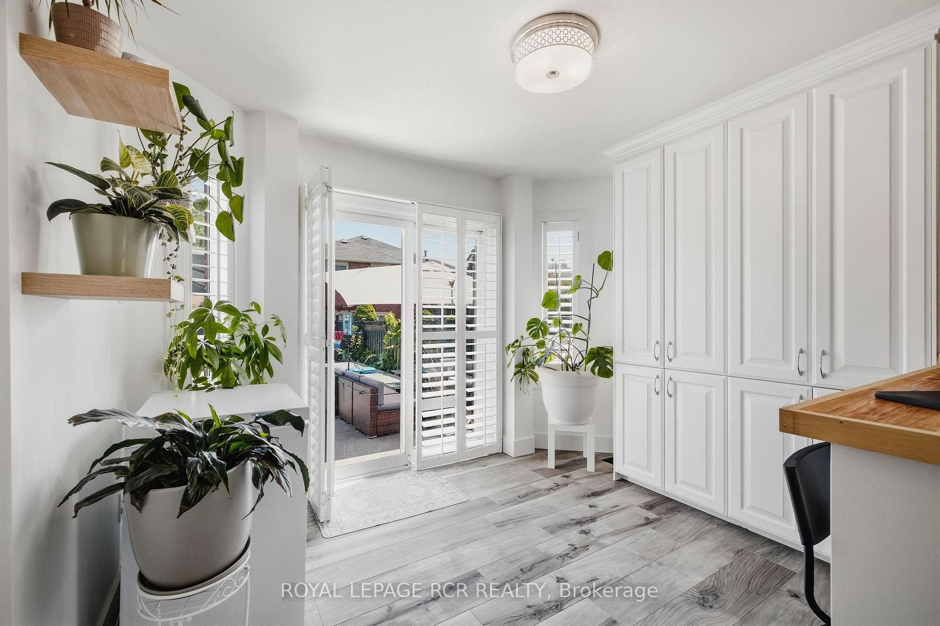 194 Andy Crescent photo 9