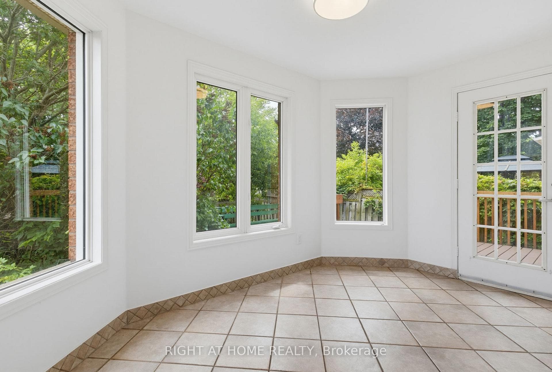 1087 Augustus Drive photo 12