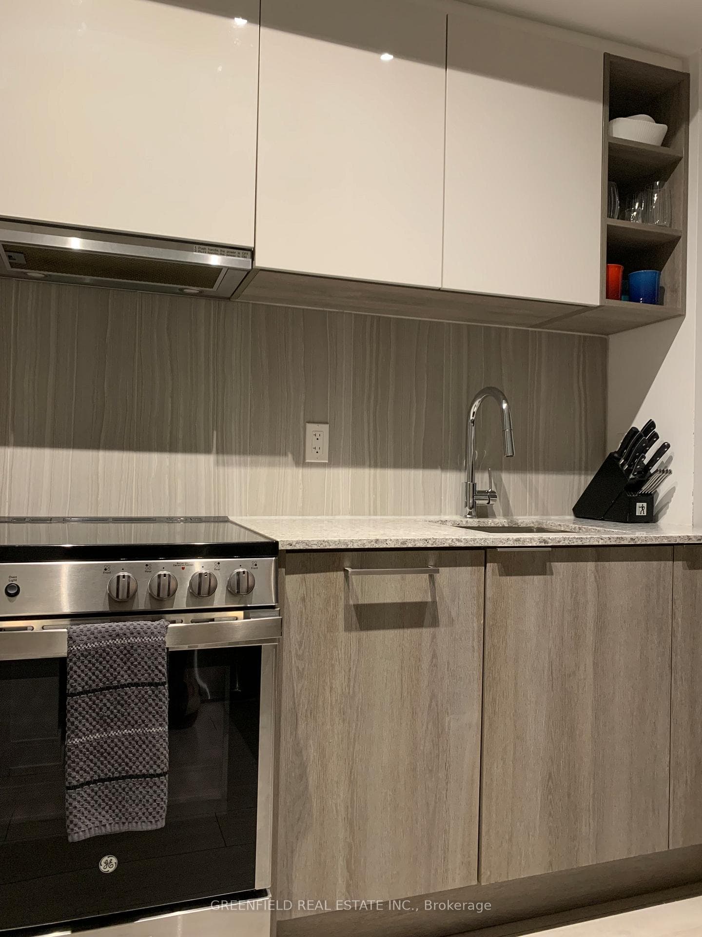 31 Tippett Road Unit 903 photo 17