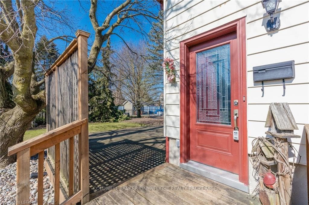 255 CARLING Street photo 37