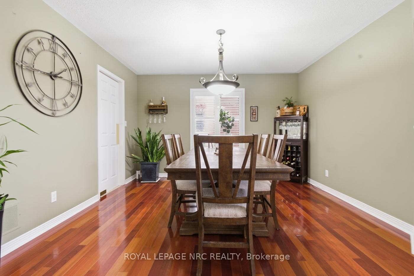 65 MCCAFFERY Crescent photo 8