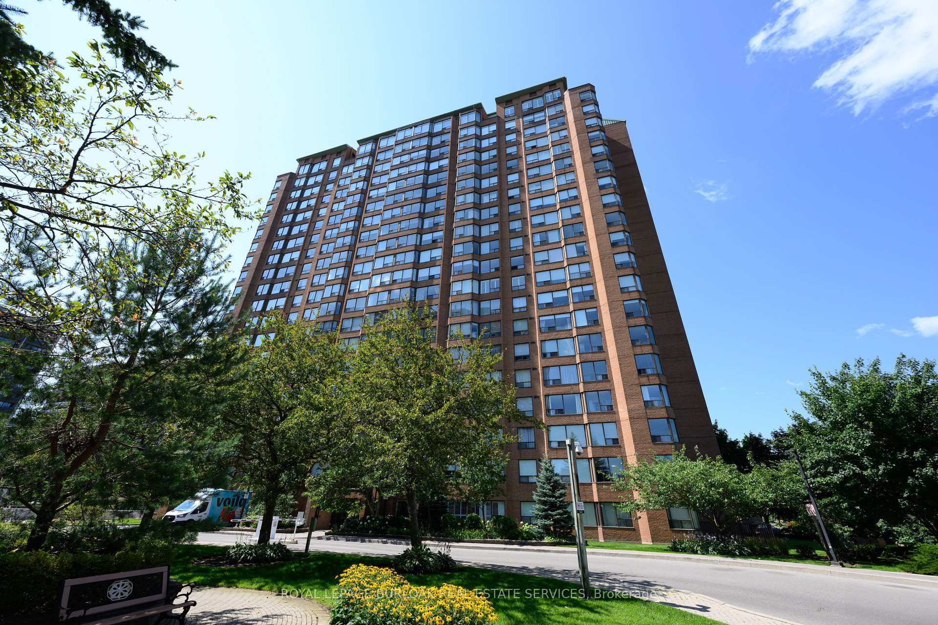 1270 Maple Crossing Boulevard Unit 1504 photo 7