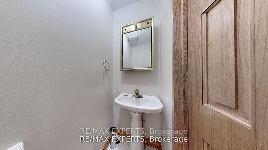106 Kenwood Avenue Unit UPPER photo 19