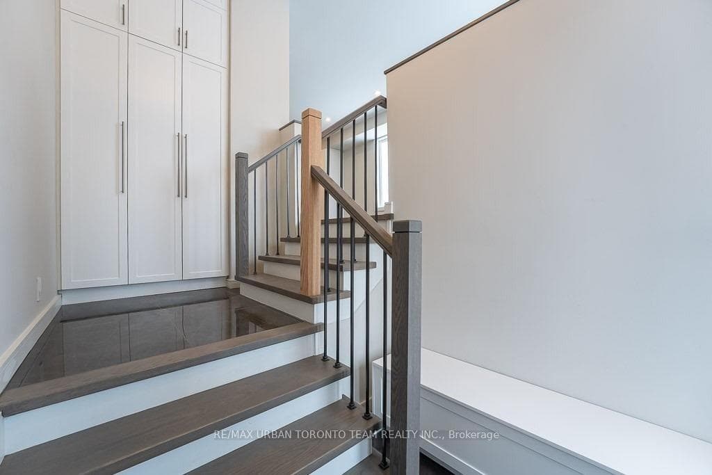 3511 St Clair Avenue photo 2