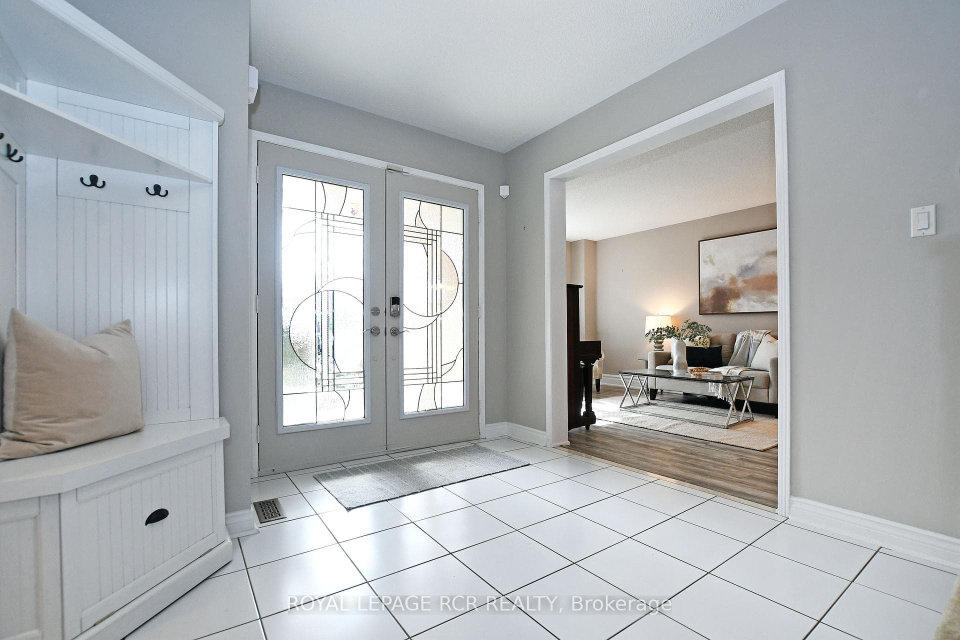 271 Rhodes Circle photo 3