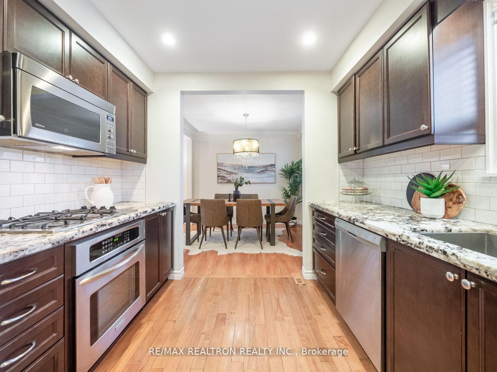 61 Collinson Boulevard photo 10