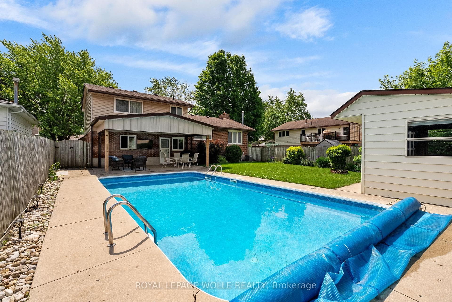 218 Arris Crescent photo 7