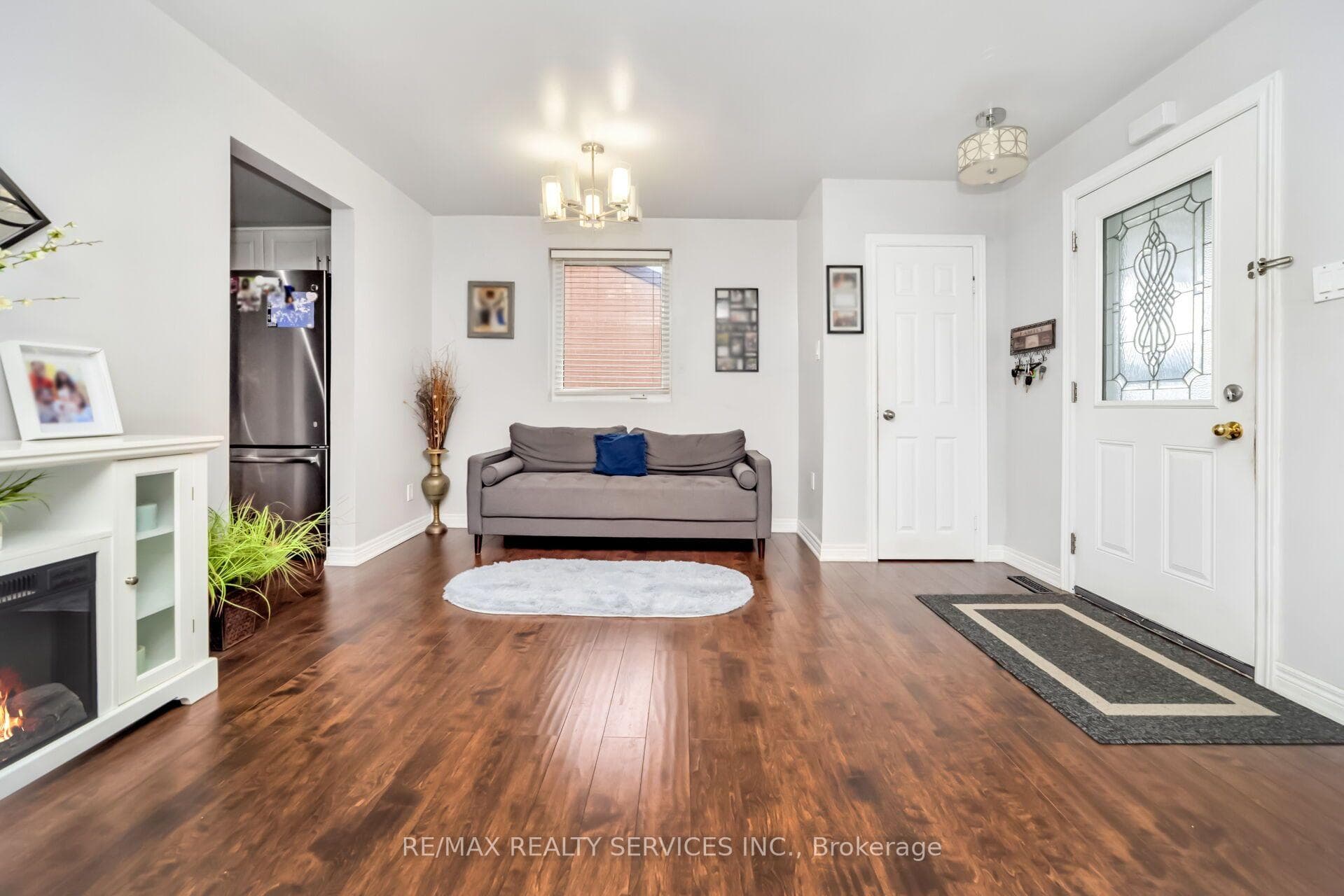3287 Michaud Avenue photo 8