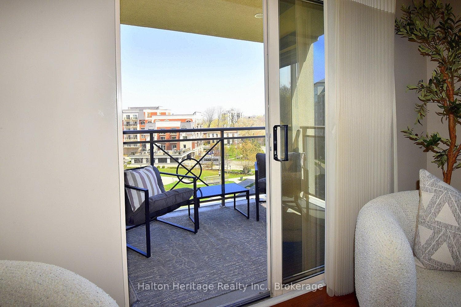 3000 Creekside Drive Unit 501 photo 7