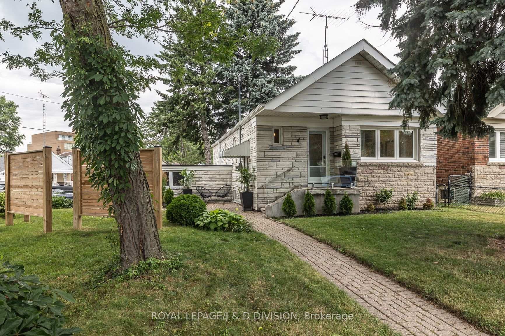 4 Joanith Drive photo 1