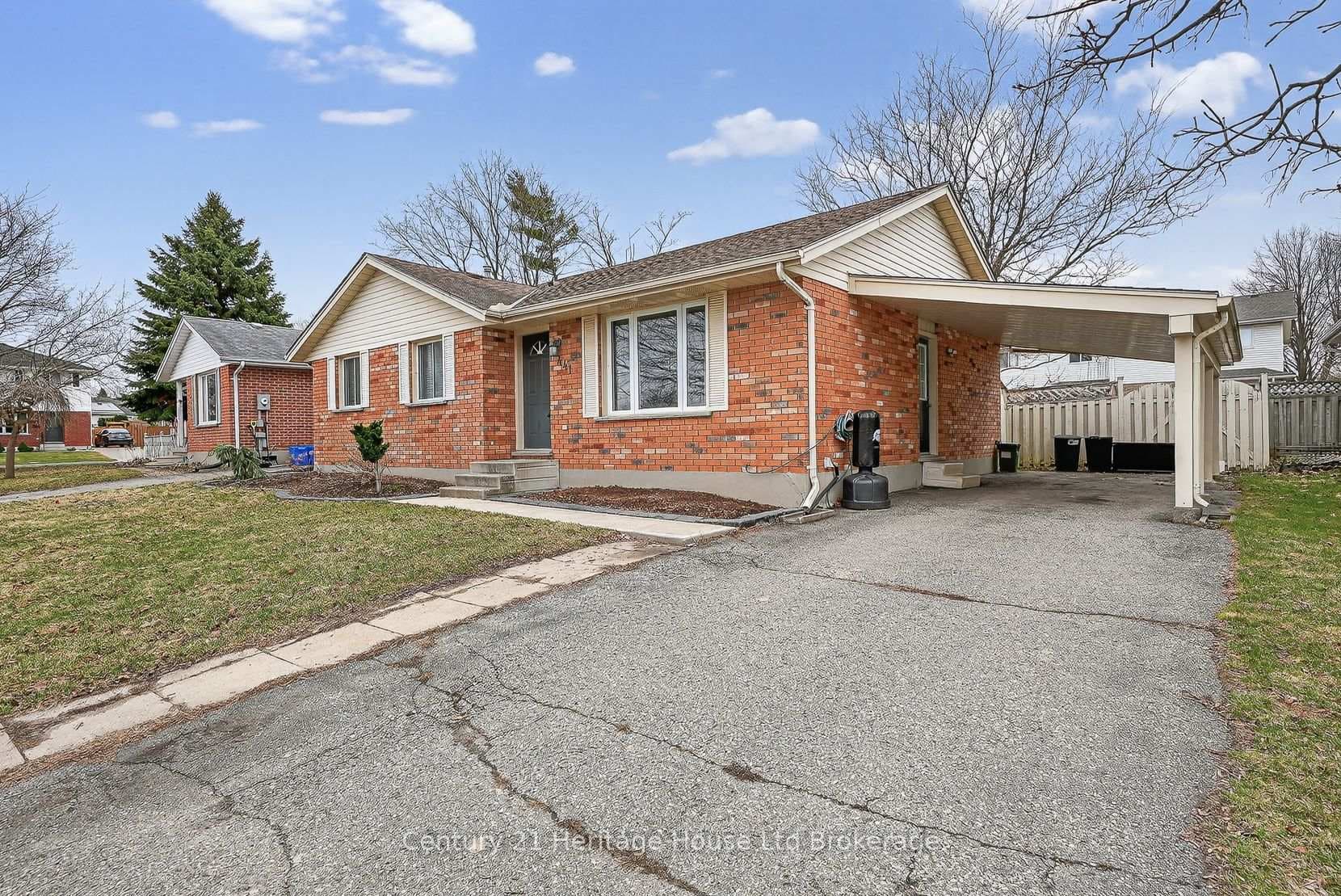 441 Ojibway Street photo 3