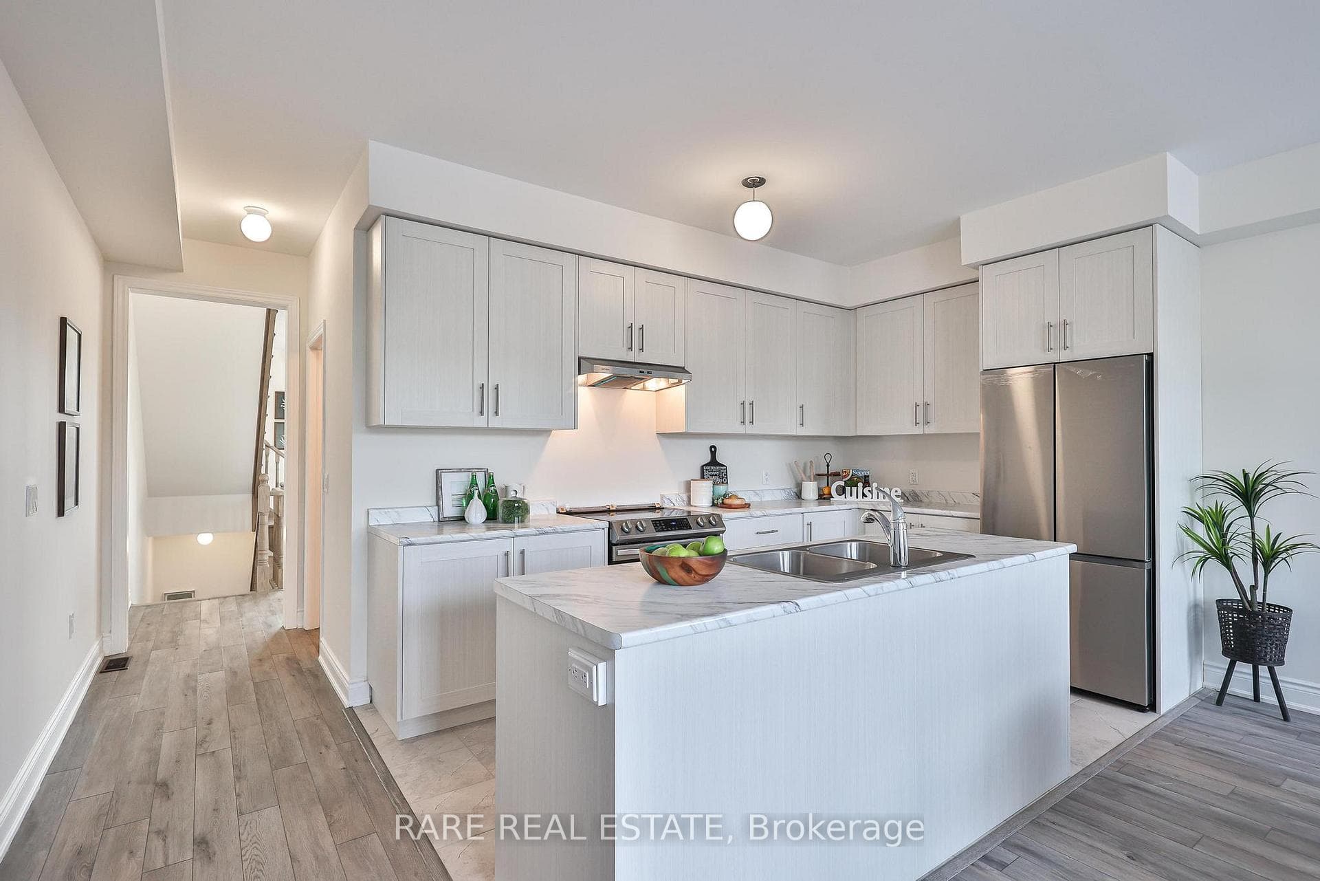 6 Tarmola Park Court photo 8