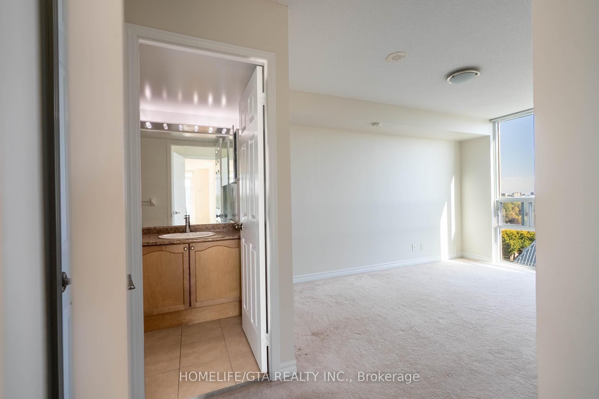 68 Grangeway Avenue Unit 1511 photo 13