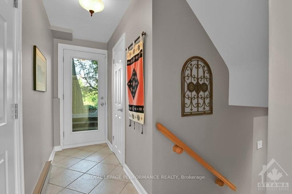 1204 CLINE Crescent photo 4
