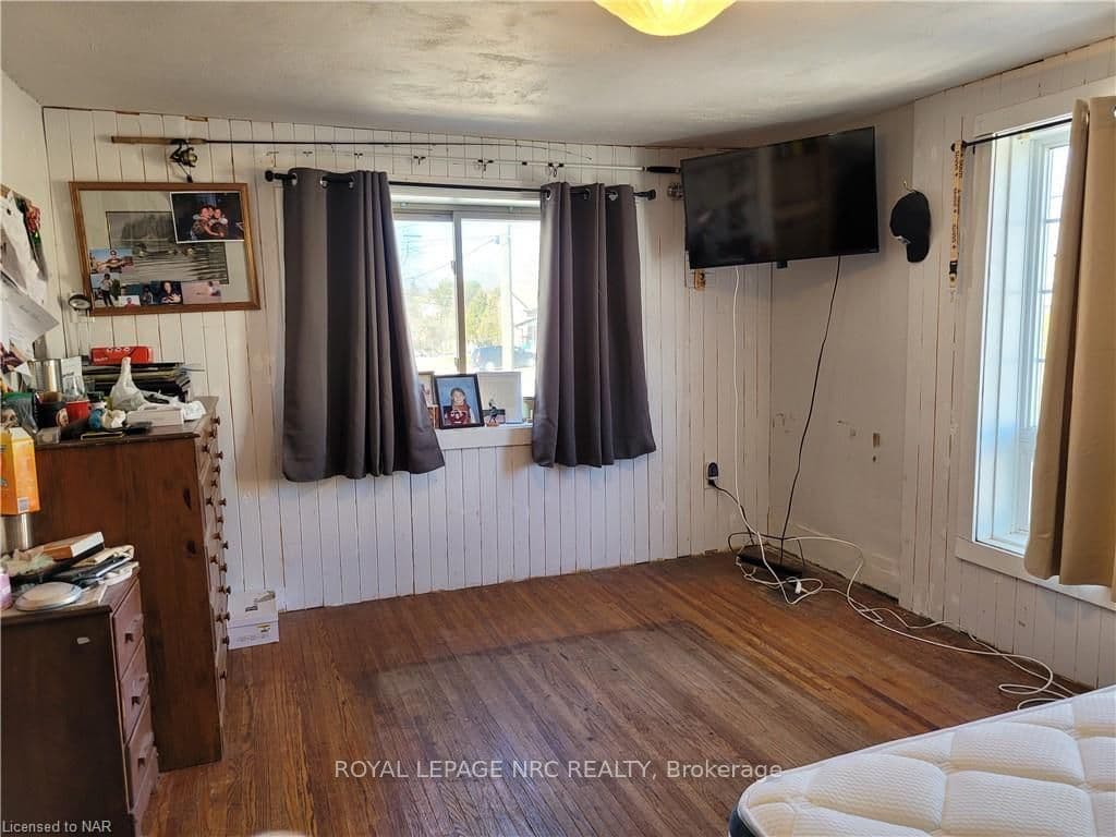 11 ALBINA Street photo 16