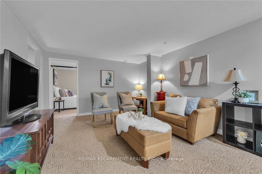 300 Link Road photo 28