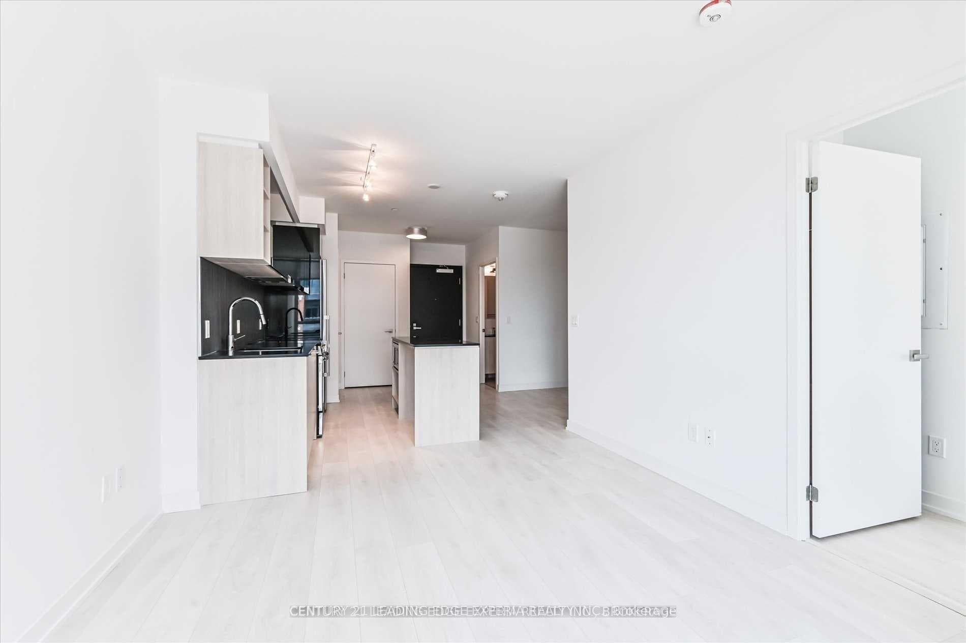 31 Tippett Road Unit 658 photo 15