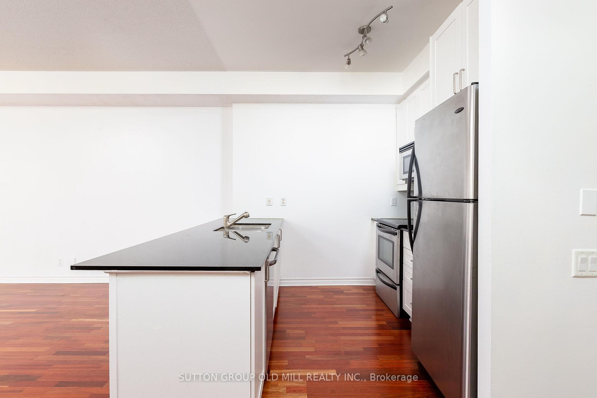 4196 Dundas Street Unit 209 photo 7