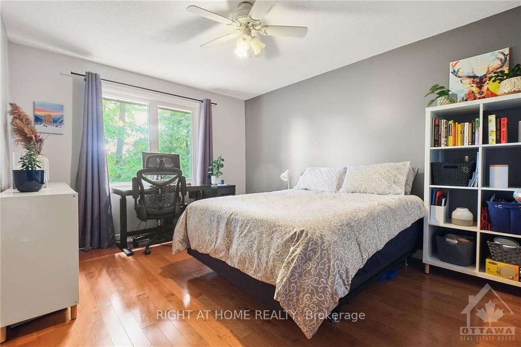156 TWYFORD Street photo 23