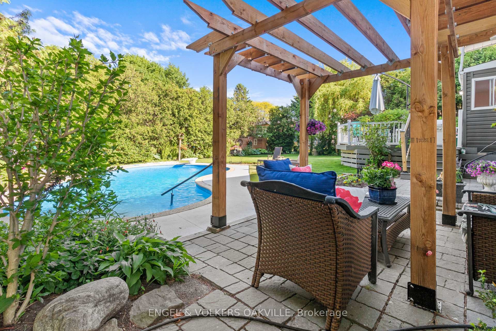 14 Lynnwood Avenue photo 32