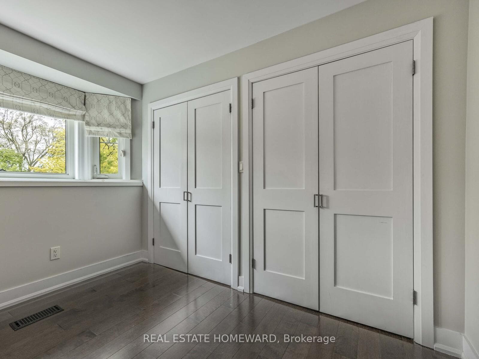 258 St Clements Avenue photo 19