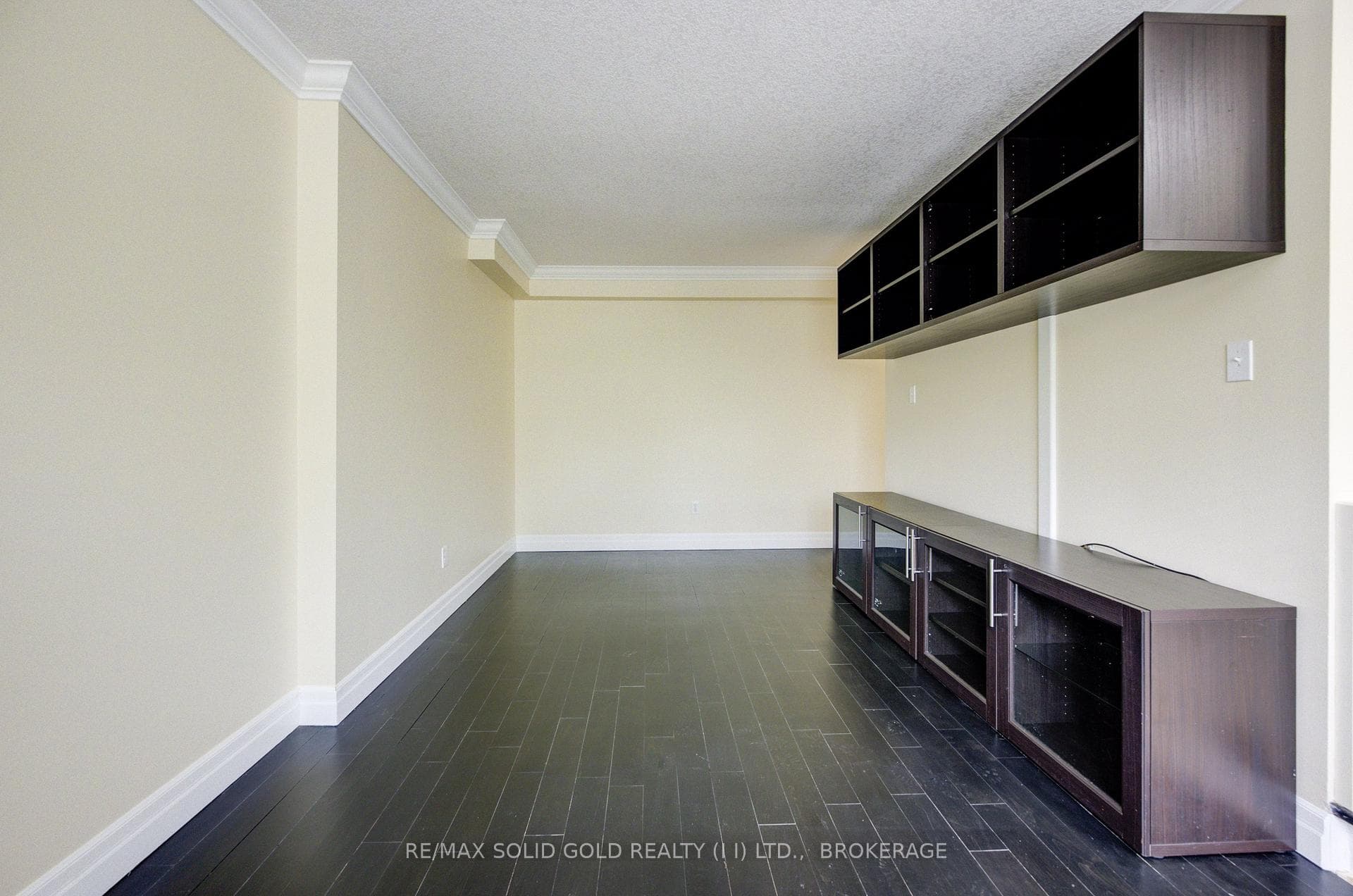 379 PIONEER Drive Unit 1 photo 7