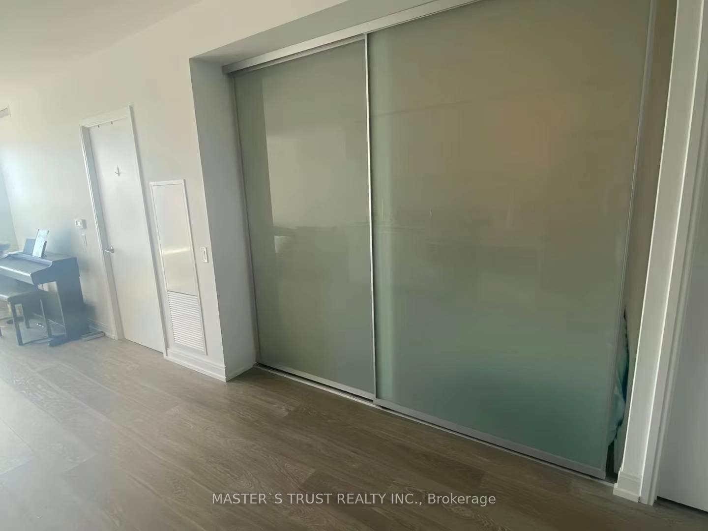 181 Dundas Street Unit 4006 photo 5