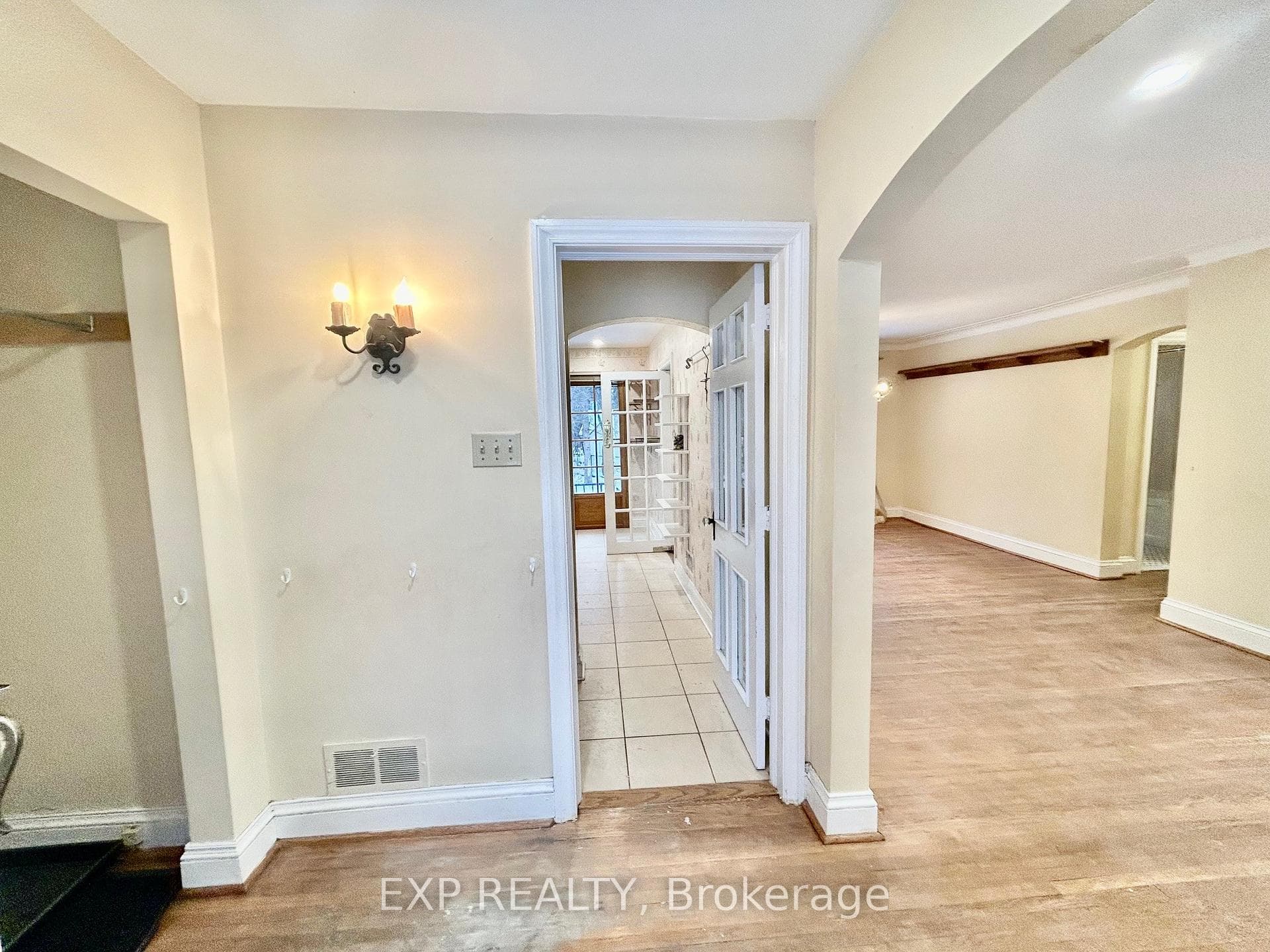 274 Island Park Drive photo 3