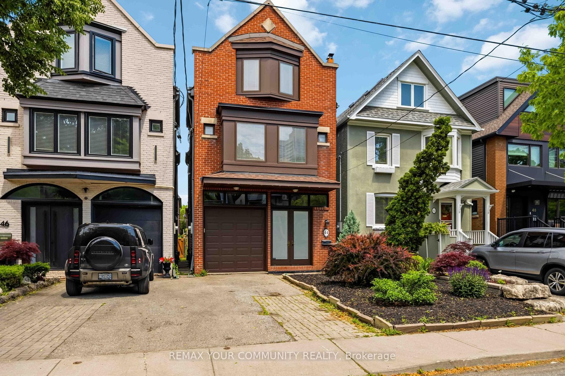 44 Castlefield Avenue photo 1