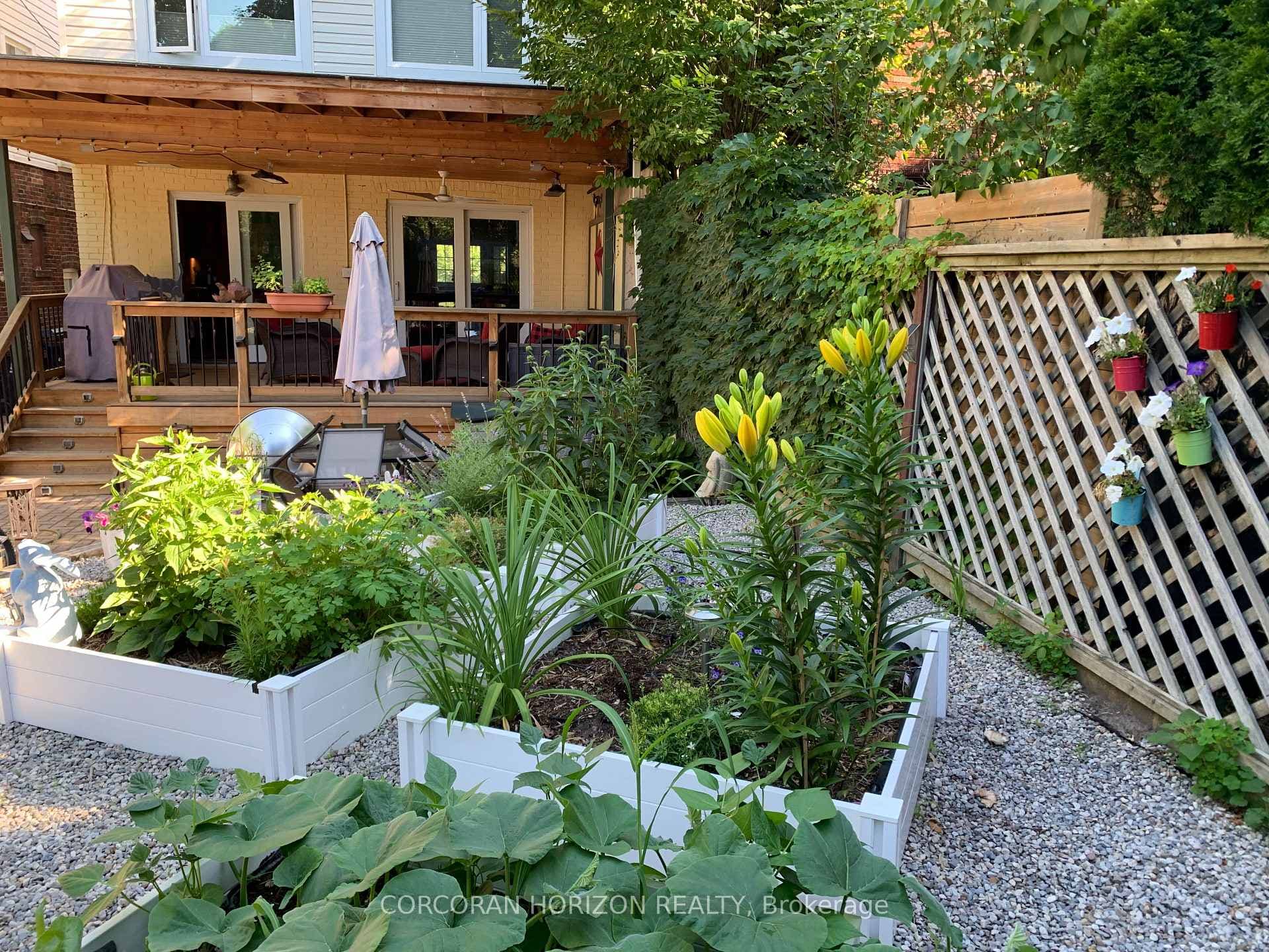 103 Manor Road photo 29