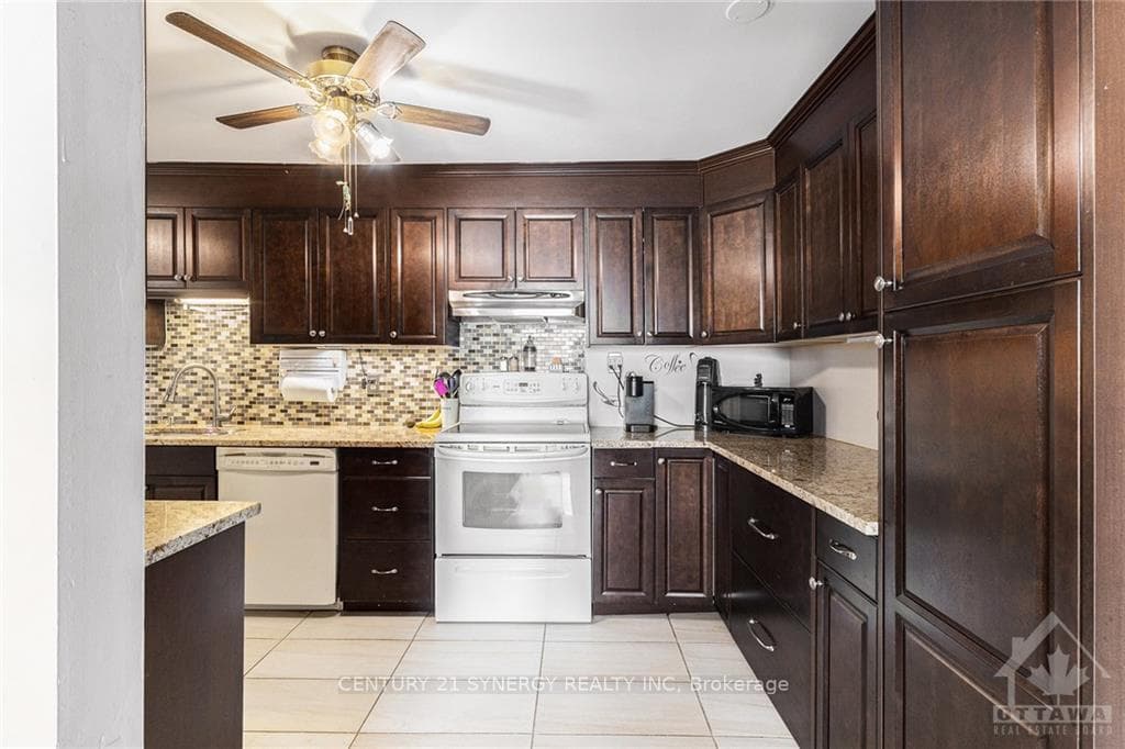 790 ST ANDRE Drive Unit 68B photo 9