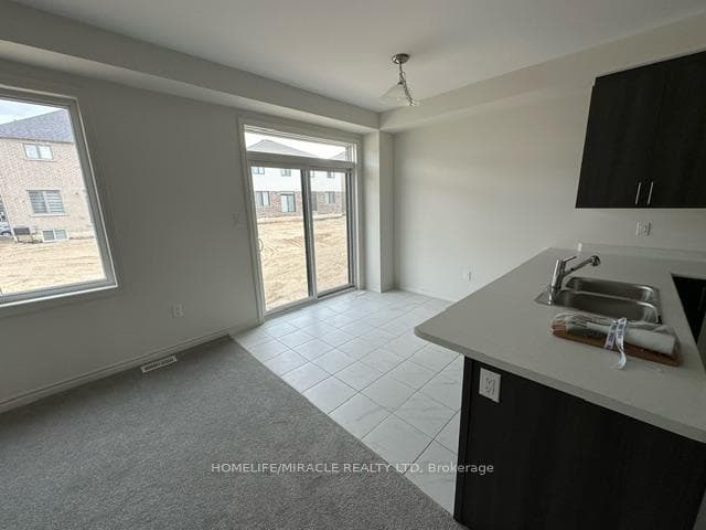 208 Elliot Avenue photo 6
