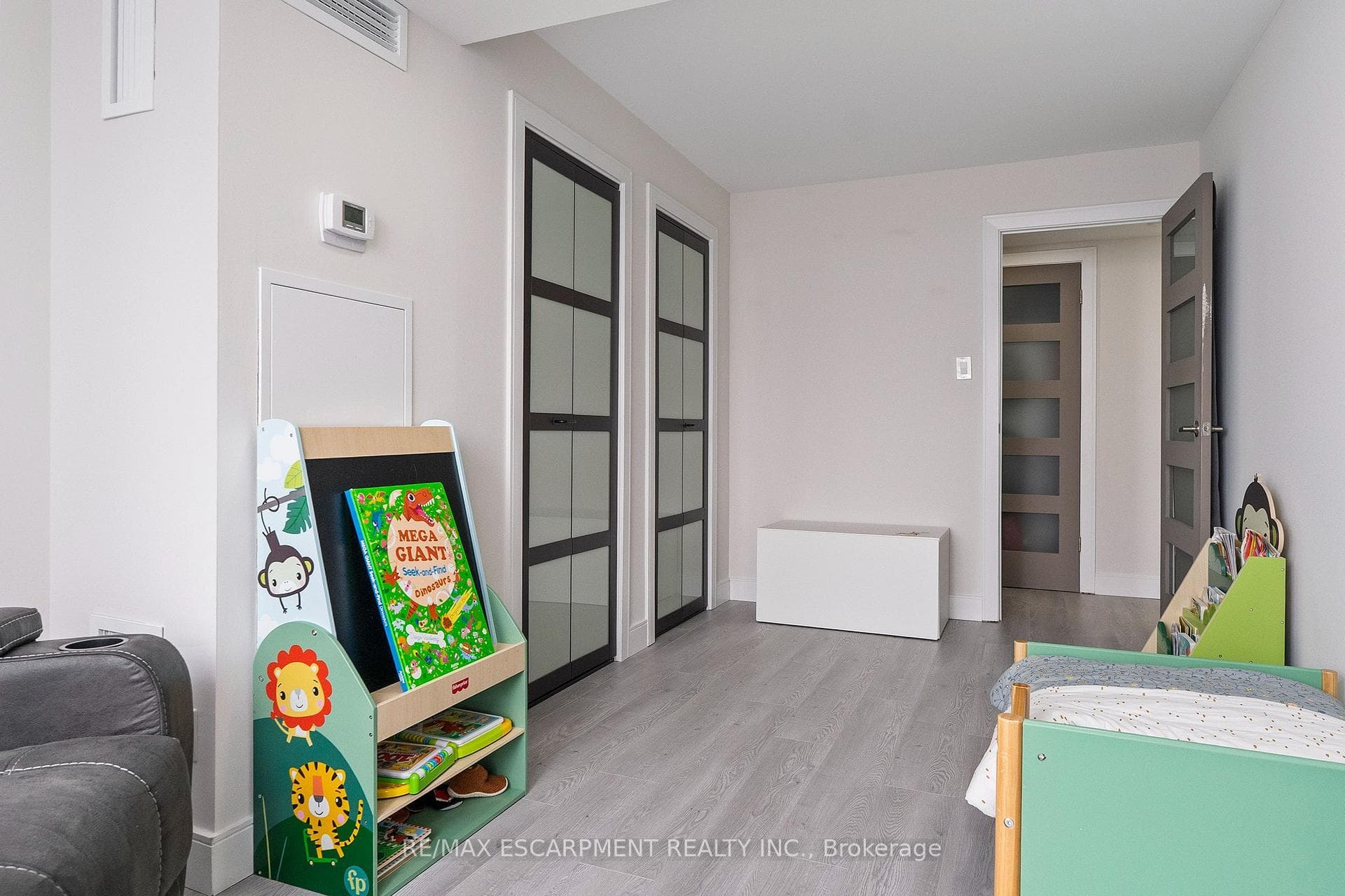 1155 Bough Beeches Boulevard Unit 406 photo 17